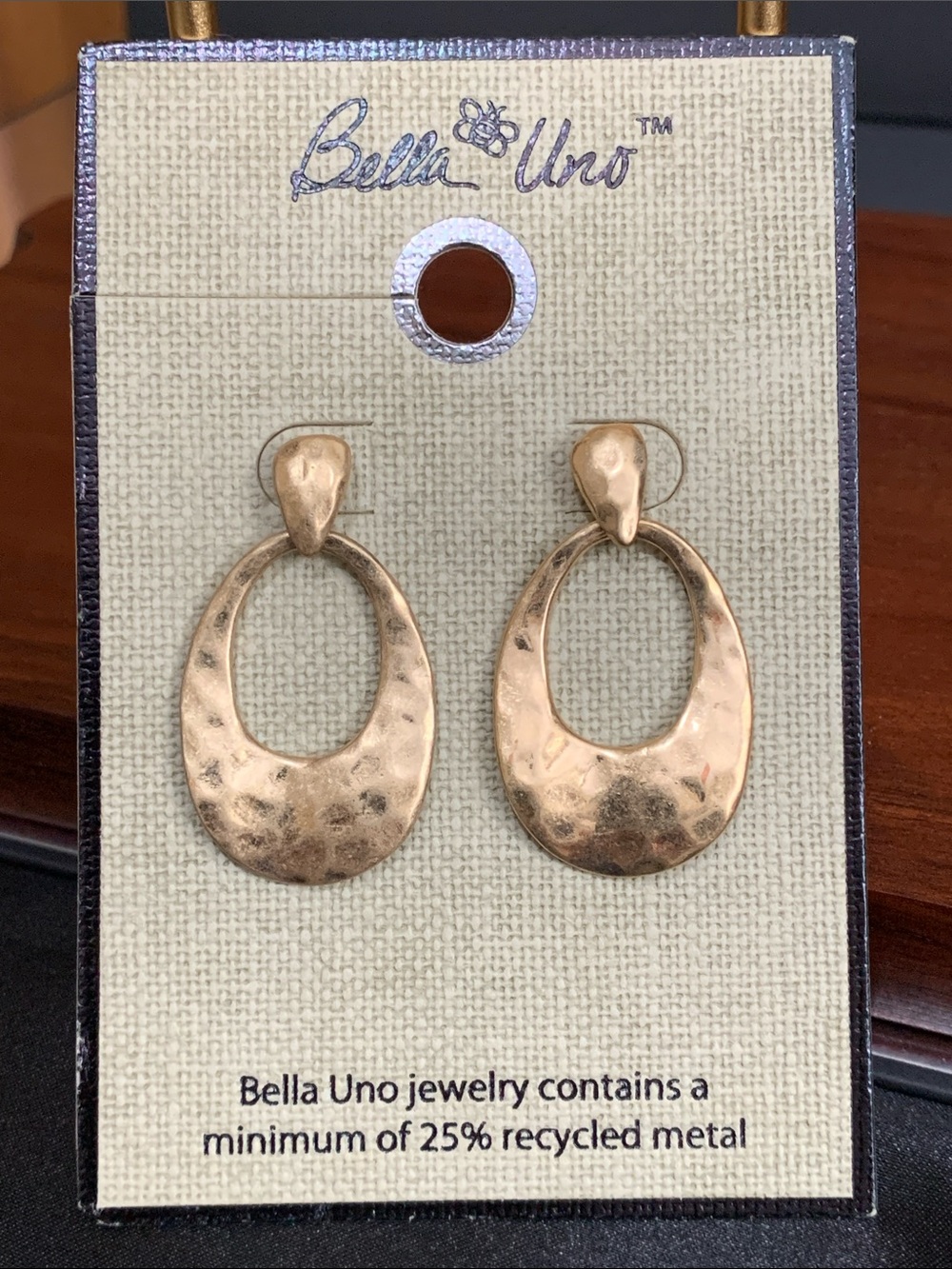 NWT Bella Uno gold tone hammered earrings